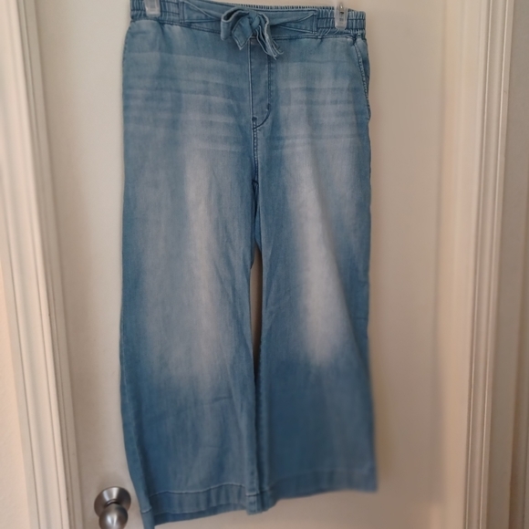 Levi's Strauss & co tie front wide leg cropped wmns sz 10